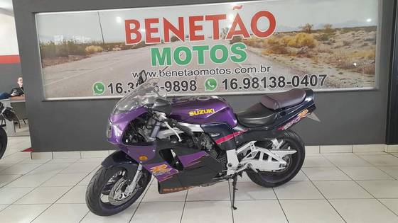 SUZUKI GSX-R750 